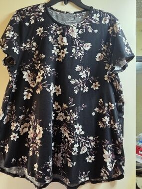 J. Jill Black Floral Short-Sleeve Tee